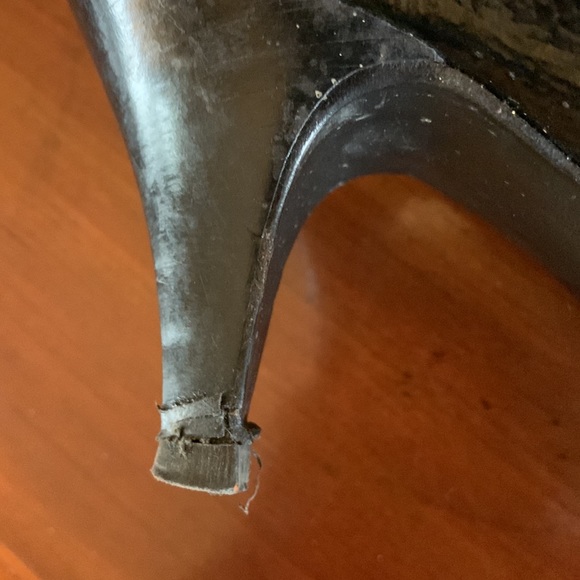 TORY BURCH Caroline Pumps Black Patent Leather Size 6.5 Classic Heels Go… - Picture 9 of 11